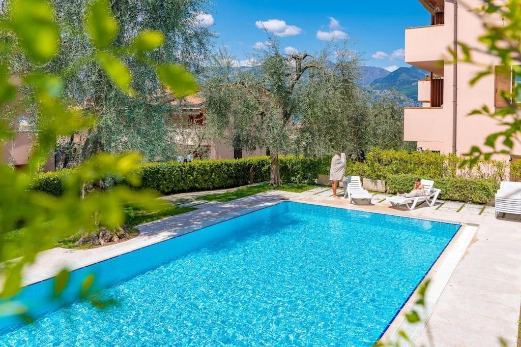 Kite Beth'S House Apartment Brenzone sul Garda Bagian luar foto
