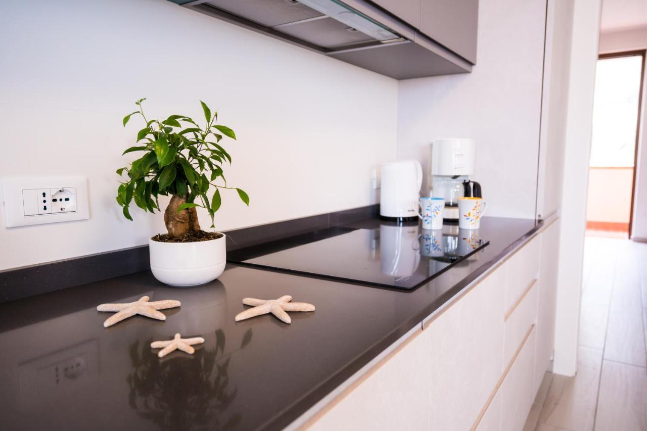 Kite Beth'S House Apartment Brenzone sul Garda Bagian luar foto